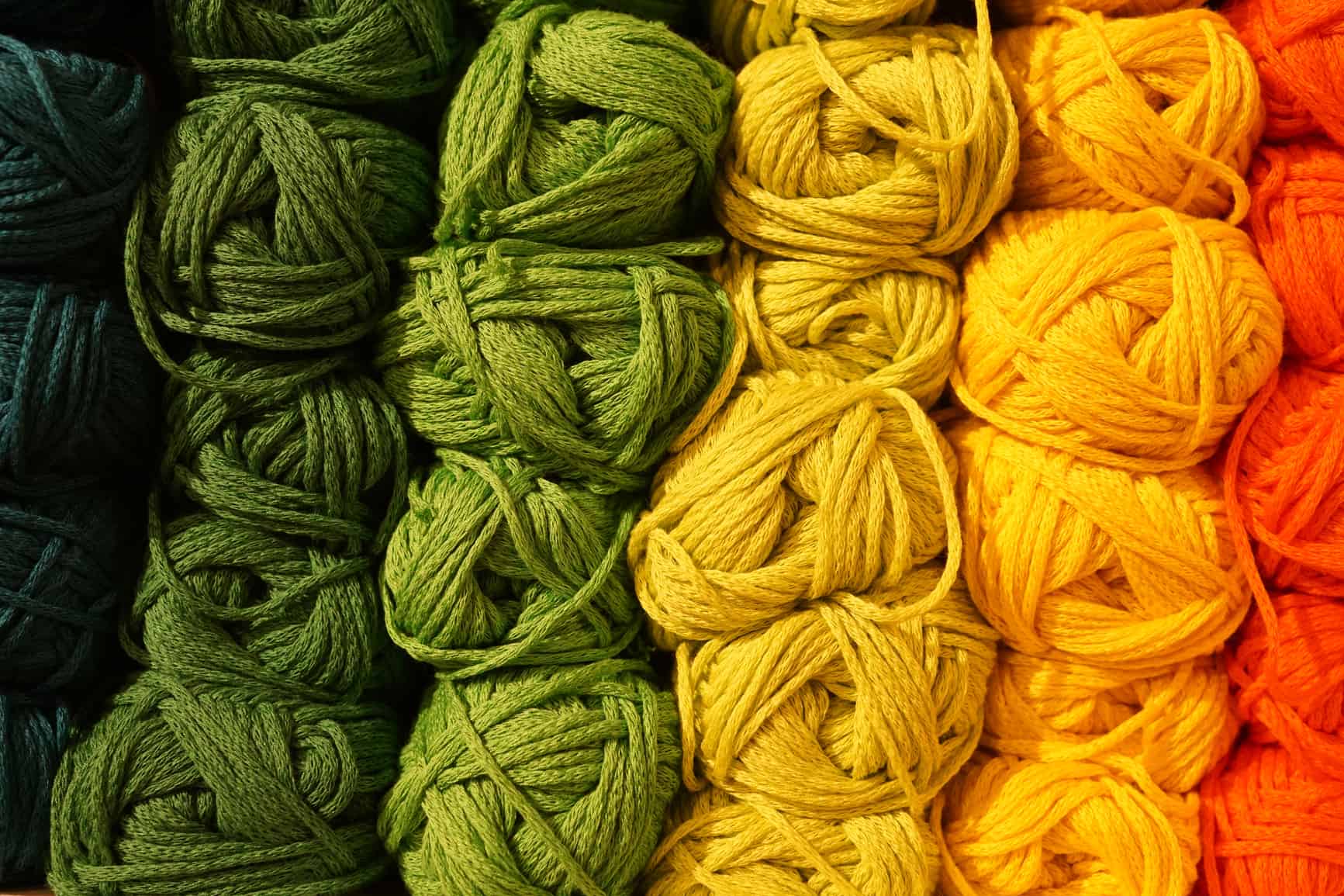 come usare al meglio i gomitoli di lana colorati